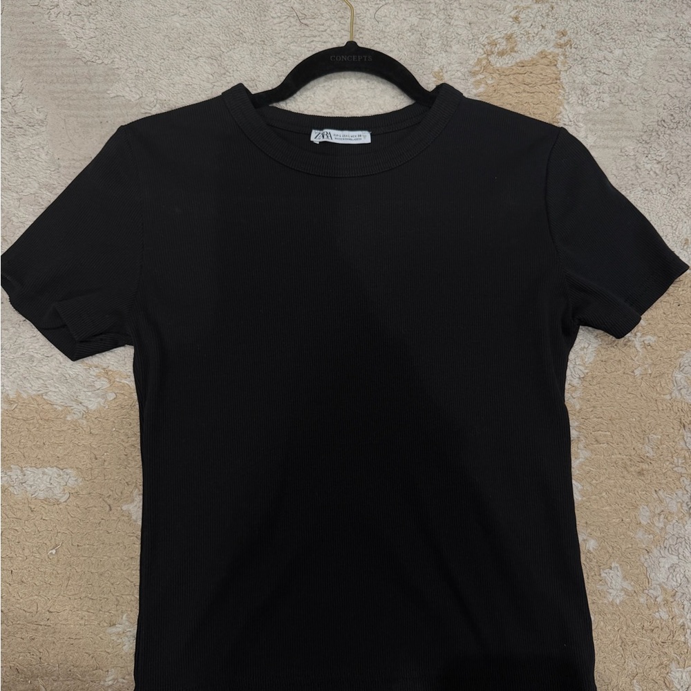 Zara Black Ribbed Crew Neck Tee